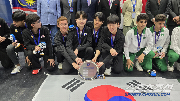 Please take care of LA2028, Squash wins the first team competition at the Youth Championship!Na Joo-young Oh Seo-jin Ryu Jung-wook Lee Jong-hyuk