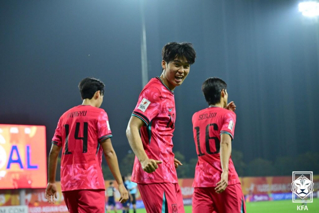 Yoon Do-young's first goal  Kim Tae-won's multi-goal Lee Chang-won, Thailand 41 to advance to the quarterfinals!