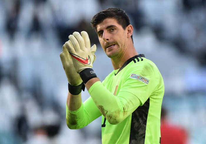 Courtois Praises De Bruyne for Stealing Girlfriend, Fond of Affair for 10 Years? ...Birtz is interested in replacing Manchester City