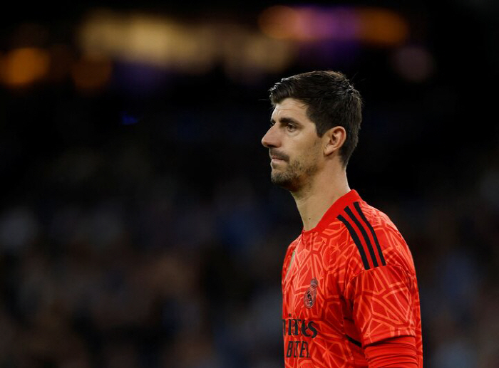 Courtois Praises De Bruyne for Stealing Girlfriend, Fond of Affair for 10 Years? ...Birtz is interested in replacing Manchester City