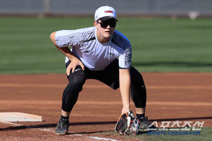 He has a batting average of 0.489 and a slugging percentage of 0.840. He only has his debut in the first division after chewing on the Futures League. Will the 77th right hand make a big hit. Let's look forward to the waiting at-bat. 