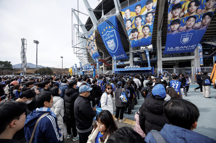 K-League shares warmth with 392,741 people and publishes 2024 white paper on social contribution activities