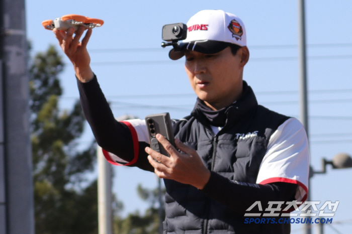 LG's running baseball will continue this year as the training is also equipped with equipment and a drone. 