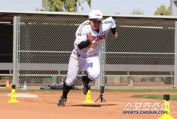 LG's running baseball will continue this year as the training is also equipped with equipment and a drone. 