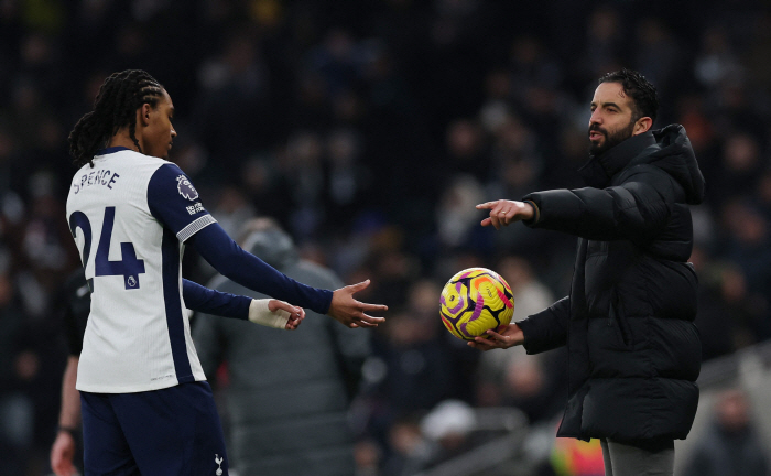 London Ferguson wails, how come Manchester United are scared to be relegated to the second tier for the first time in 51 years...Amorim, there's no team to beat