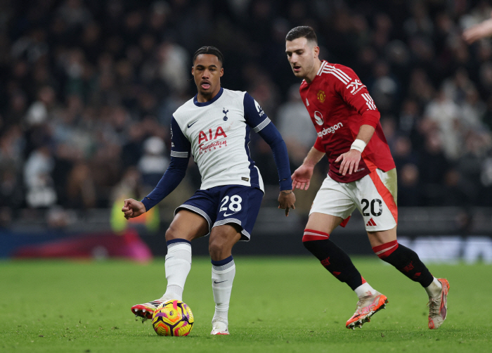 Son Heung-min 87 mins  Odover 3 mins media below expectations for SON's performance...Only 3 minutes dribble successful 2 times → Tottenham's essential player