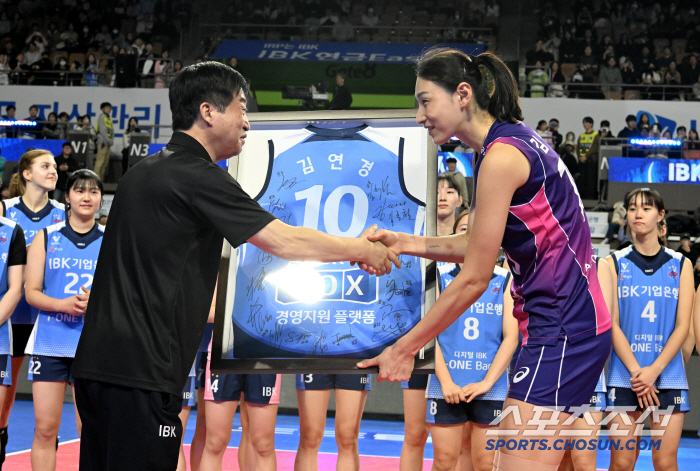 Surprise retirement announcement → permanent? A chance to play with Kim Yeon-koung...A precious experience every day. There's only one left. 