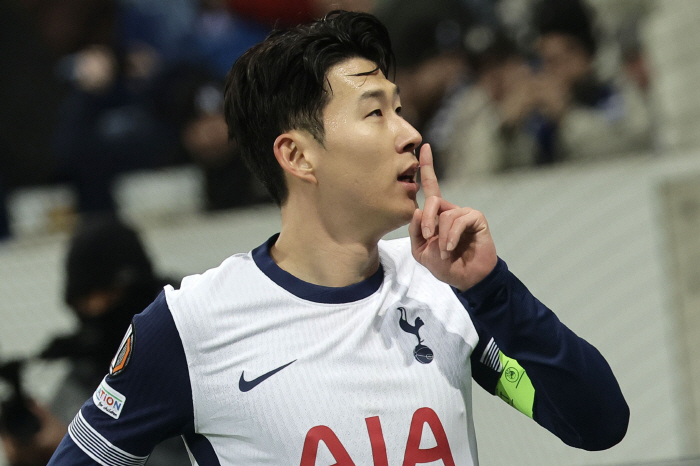 Tottenham is crazy Next Bellingham  Sancho, a rookie born in 2004, and Son Heung-min has been selected as a substitute...Club Records Prepared 146 Billion Dollars