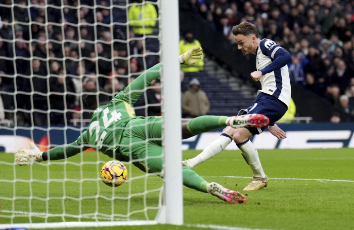 Will you shut up? Madison's his ceremony that saved Tottenham. Who did he shoot