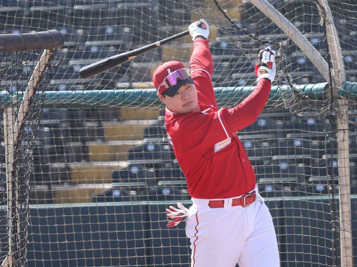 Is this a practice game? The grand slam and back-to-back home runs were explosive