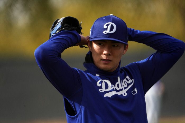 Tokyo Series → for the first time in history by Dodgers vs Cubs! Yamamoto vs. Imana