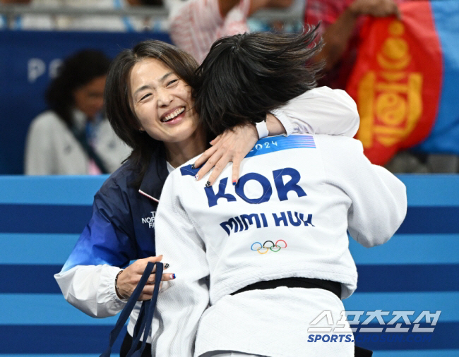 Three-time winner of the Paris Archery X Living Legend Woo-jin, the grand prize winner of the Korea Sports Awards! Shooting Armored Stone X 女 Judo Kim Mi-jung, director, Best Leader Award 