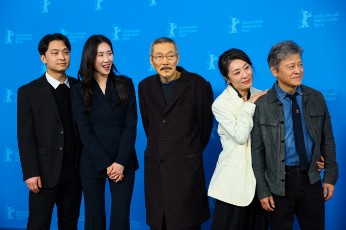  Infidelity Pregnancy ♥ Where is Minhee Kim?Hong Sang-soo attends Berlin Press Conference Alone