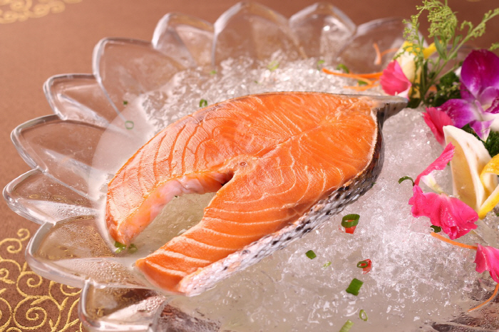 Omega 3 is attracting attention from the super-aged society...Which food contains more than salmon?