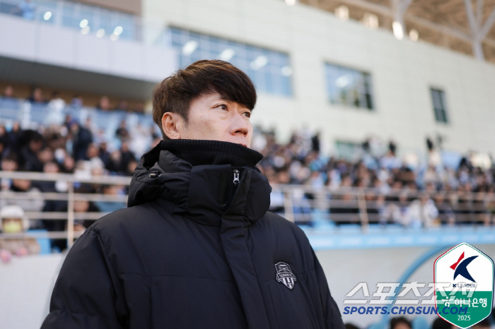 Suwon FC coach Kim Eun-joong will prepare for a heavy attack by getting better than the first game of the fierce play