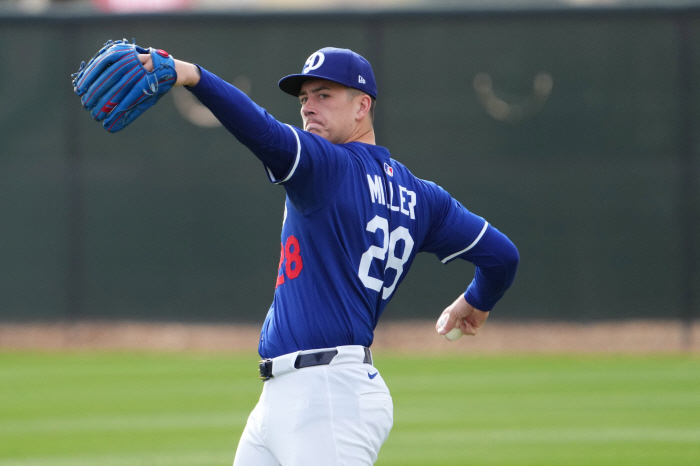 There are no bruises. He is fine even after being hit by a 170km hit on the head, and Miller pushes for the 5th starting pitcher competition with that strength