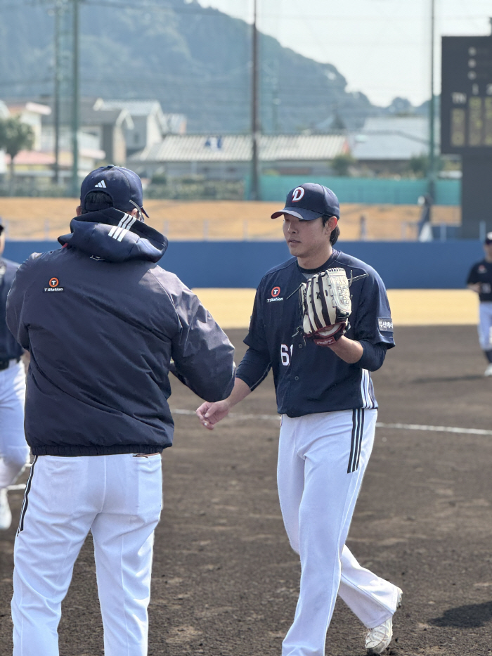 Wake up after being slapped by the unemployment team! Lotte's transfer student Choo-Choo Train 3 RBI sweep triple → Doosan overpowered Seibu's first team 54 