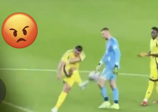 Where's your manners? Reversal defeat → Duran red card → Extremely angry Ronaldo kicks the center circle and falls to 4th place in Alnasr, a fierce protest against the referee