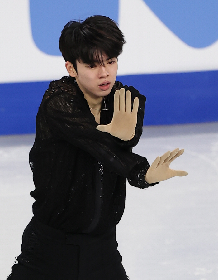 Asian Prince Cha Jun-hwan Wins Silver Medal for the Second Year in a row at the Four Continents Championships