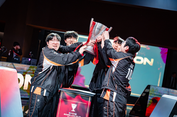 Hanwha Life e-Sports Beat Gen. G to Become the First LCK Cup Champion