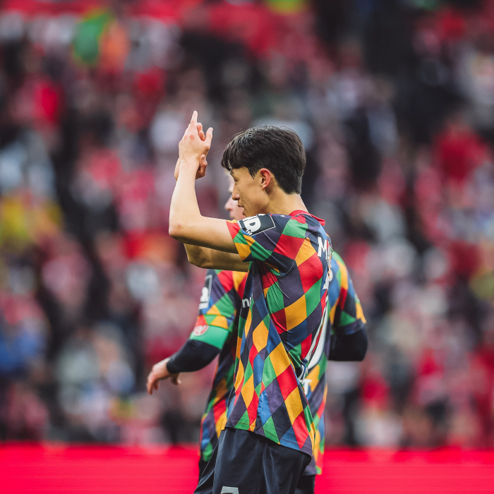 Lee Jae-sung played for only 45 minutes and scored one goal and one assist!Why not start two games in a row?