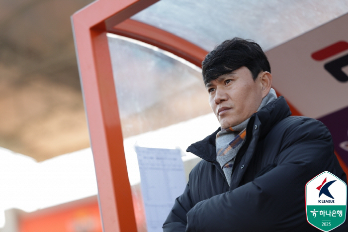  Forget Yang Min-hyuk. Lee Ji-ho, Gangwon Manjitman, K-League debut goal  multi-goal explosion! Gangwon 21 come-from-behind wins over Pohang  first win under Jung Kyung-ho's system