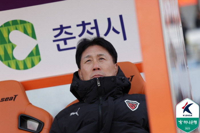  Forget Yang Min-hyuk. Lee Ji-ho, Gangwon Manjitman, K-League debut goal  multi-goal explosion! Gangwon 21 come-from-behind wins over Pohang  first win under Jung Kyung-ho's system