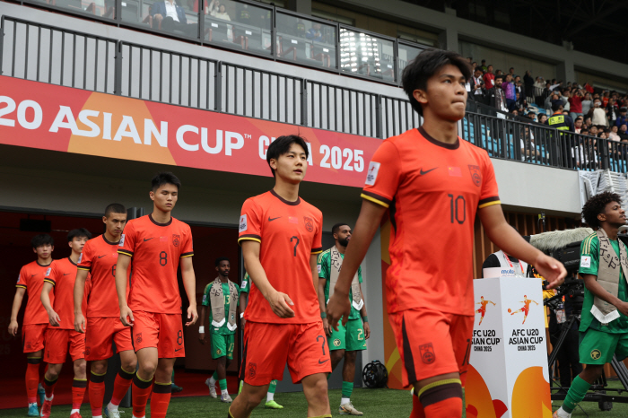 Tears of Chinese Soccer...U20, which was said to be a normal team that appeared for the first time in 40 years, failed to advance to the World Cup for 20 consecutive years