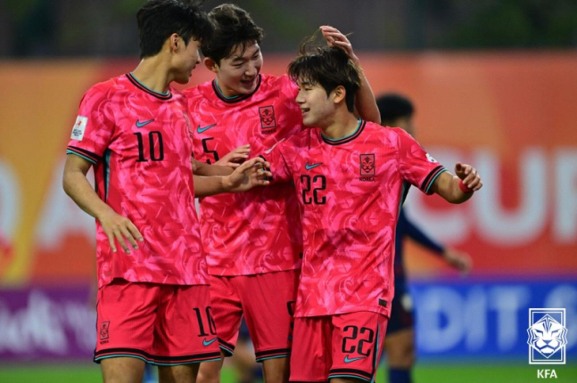 Tears of Chinese Soccer...U20, which was said to be a normal team that appeared for the first time in 40 years, failed to advance to the World Cup for 20 consecutive years