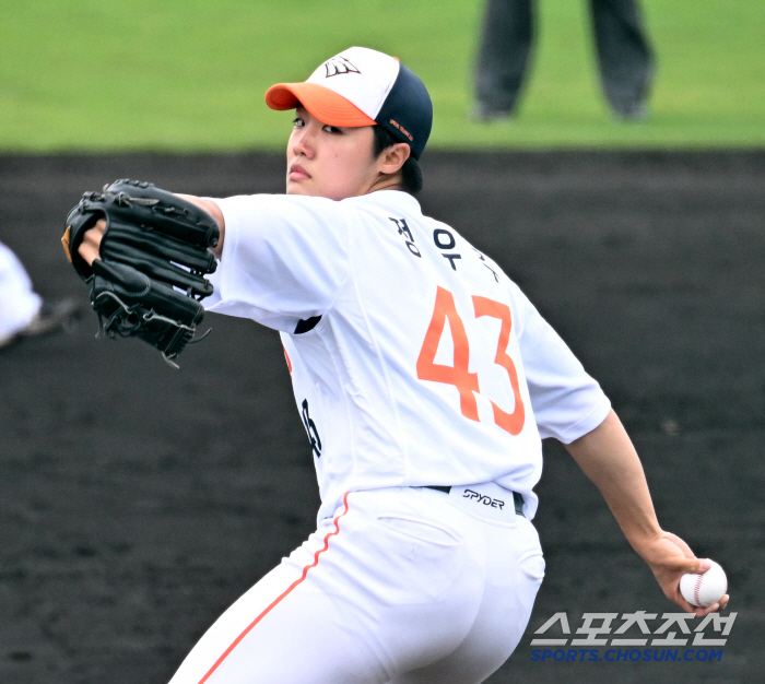 With a fastball of 152 km per hour, the three hitters passed in an instant. Hanwha Jung Woo-ju, Chiba, Lotte Jeon fan cam, 9 balls were enough