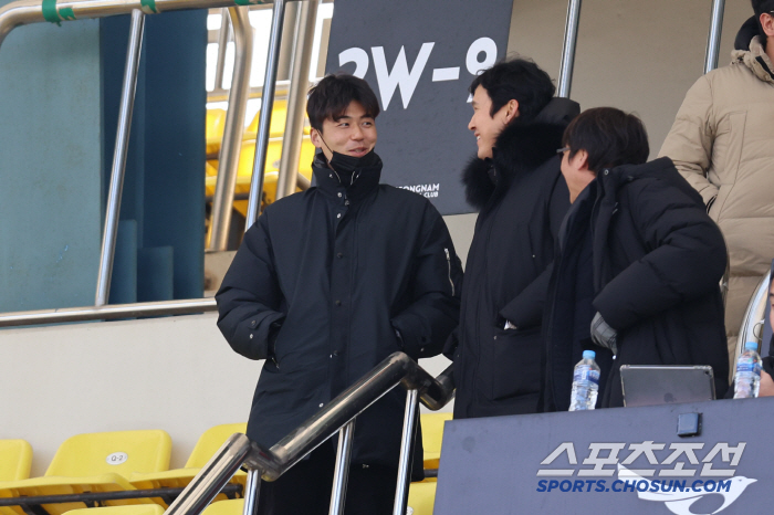 Ki Sung-yueng X Kim Joo-young, Cha Du-ri, head coach of Hwaseong, and loyal Seoul guests who visited before their professional debut