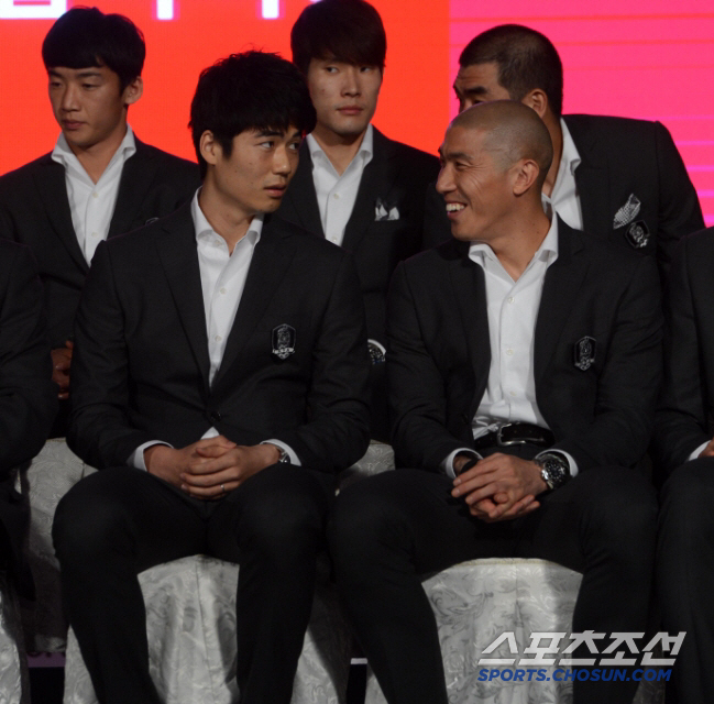 Ki Sung-yueng X Kim Joo-young, Cha Du-ri, head coach of Hwaseong, and loyal Seoul guests who visited before their professional debut