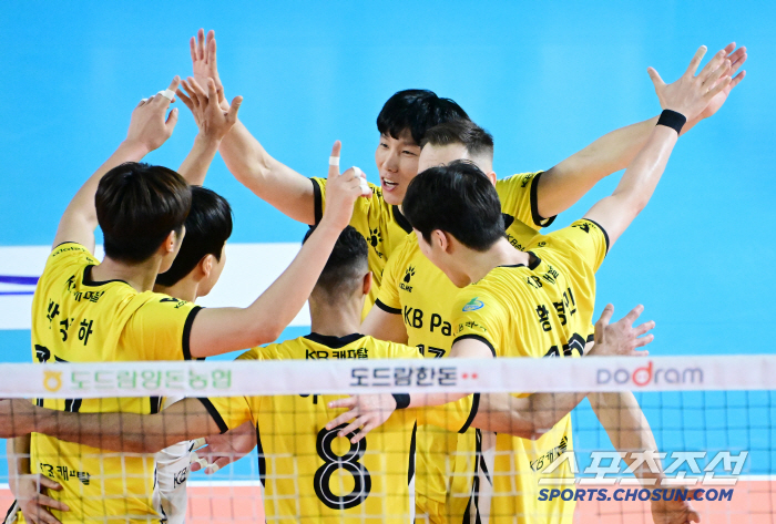 Na Kyung-bok's normal rest → Hwang Kyung-min's 13 points explosion → 8 consecutive wins → 11 wins and 1 loss after taking the position by one point with second place, Afonso's coach Na Kyung-bok's physical strength arrangement, Hwang Kyung-min needs a sense of play 