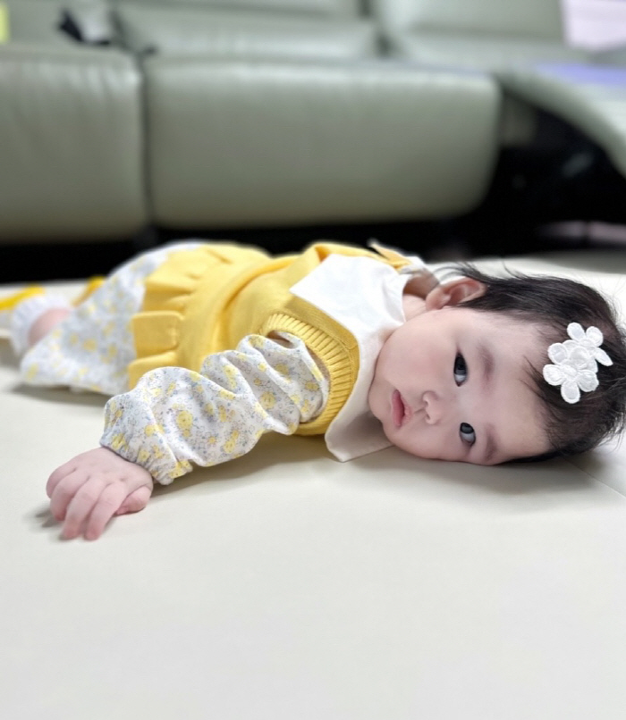 Park Soo-hong's 4-month-old daughter, ♥ showing off her big eyes like Kim Daye is so pretty, dad