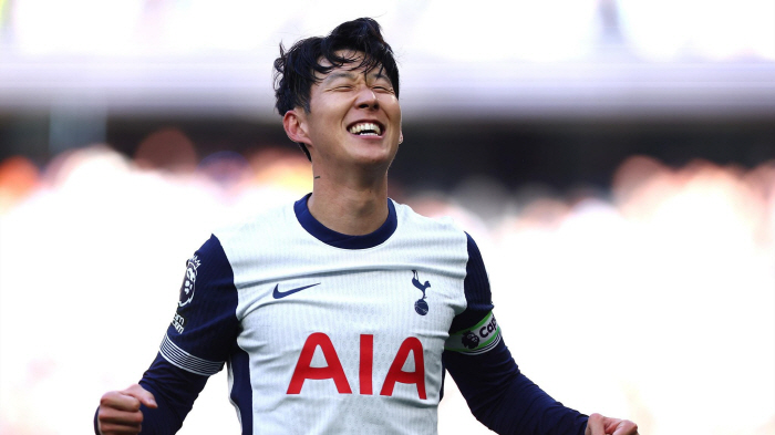 Son Heung-min is fascinated by British reporters! It's impressive even when you're old...Put him to rest with his criticism