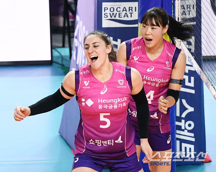 The championship is about to be confirmed! Kim Yeon-koung's inner thoughts are different from the past two years...As long as there's no injury 