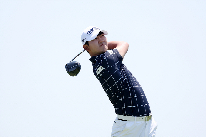 Go Won-taek Kim Bi-oh Jeon Ga-ram Lee Dong-min participates in the 104th New Zealand Open and competes for the right to participate in the D-Open