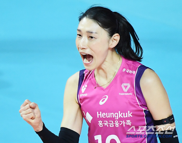 Happy birthday to Kim Yeon-koung → 6067 viewers  11 consecutive wins in Heungkuk Life!Industrial Bank of Korea is confirmed to be eliminated from spring volleyball with 1 win and 12 losses 