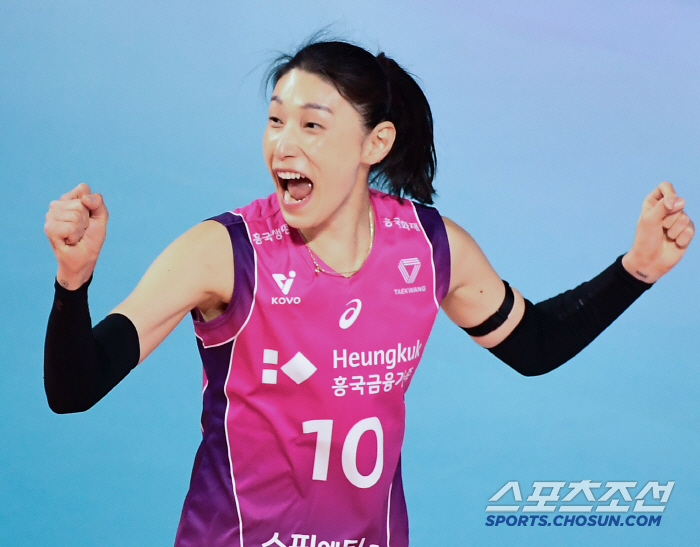 Happy birthday to Kim Yeon-koung → 6067 viewers  11 consecutive wins in Heungkuk Life!Industrial Bank of Korea is confirmed to be eliminated from spring volleyball with 1 win and 12 losses 