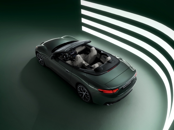 Maserati unveils Gran Cabrio for the first time at Swiss auto festival 'The Ice'