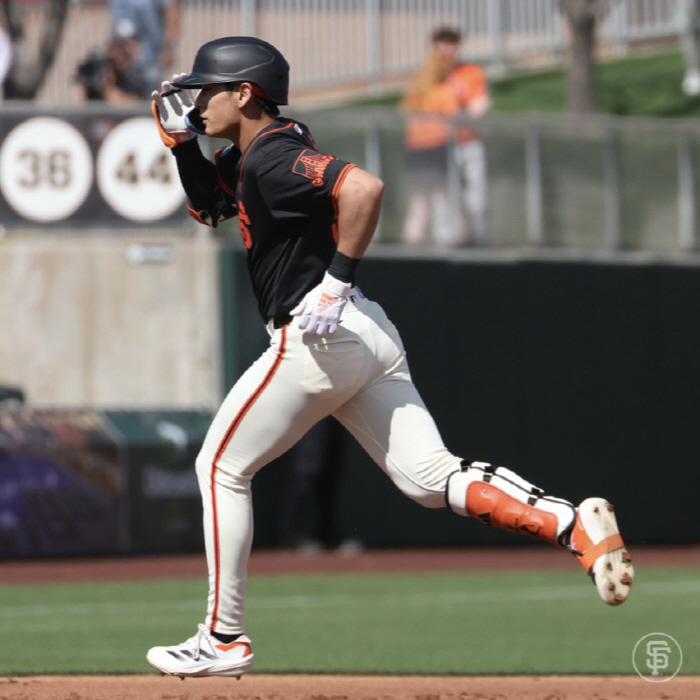 Third hitter Lee Jung-hoo's first home run explosion! Col prospect beat, SF club LEE is back! Great excitement