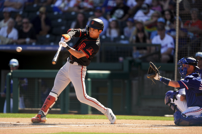 Yesterday, I would have swung and missed, but it wasn't a home run that Melvin was satisfied withLee Jung-hoo looks comfortable