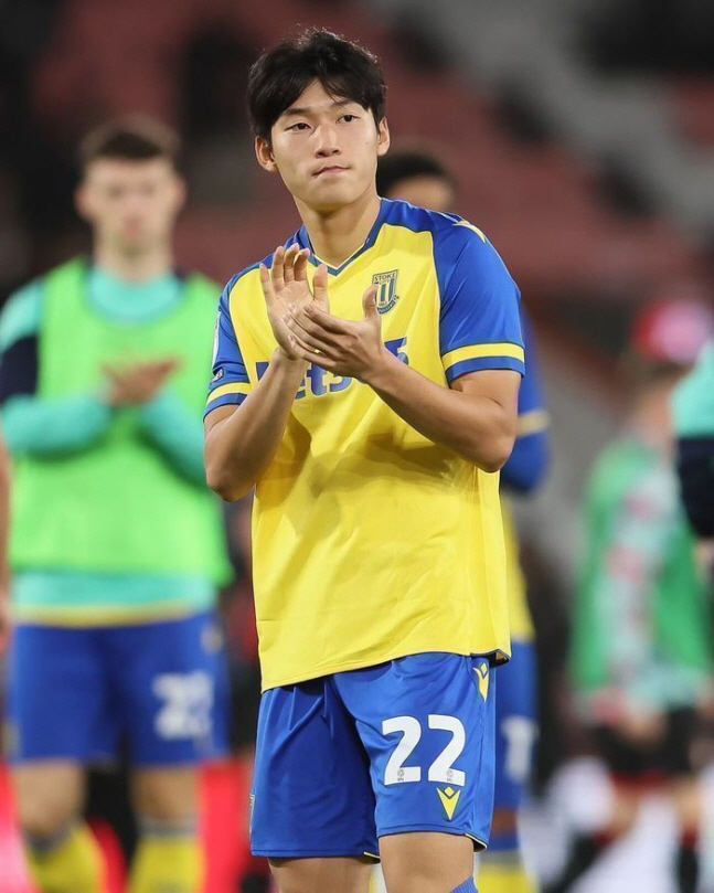 King of Stoke, again! Bae Joon-ho scored his second goal of the season in 10 days  highest rating Stoke, and is on the verge of being degraded by 13 losses to Middlesbrough