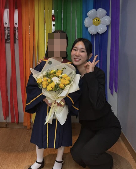  Lee Ji-hye, were you so happy to enter a private elementary school with 12 million won in tuition fees…Weeping at the graduation ceremony