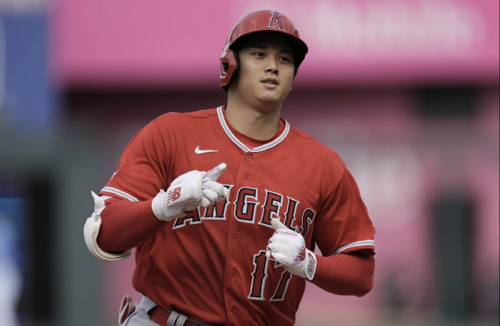 You saw the Angels you missed Ohtani, a famous reporter who asked you to give him as Guerrero asked, right? That's about half a billion dollars?