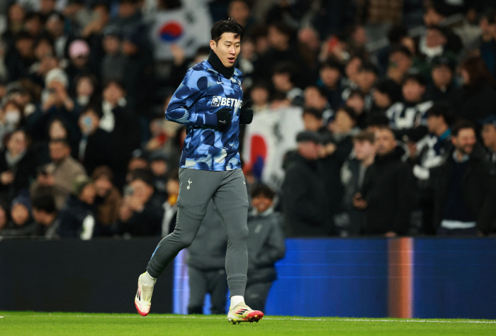 Are you out of your mind? Except for Son Heung-min, Son Heung-min's alternative, which was backed by Postecoglou, has a presence rating of 4 points against Manchester City. The future looks bleak.