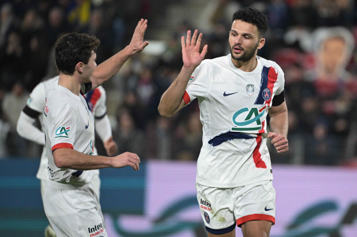 Except for Lee Kang-in's shocking list, PSG is struggling...Hamus Hat-Trick to the semifinals