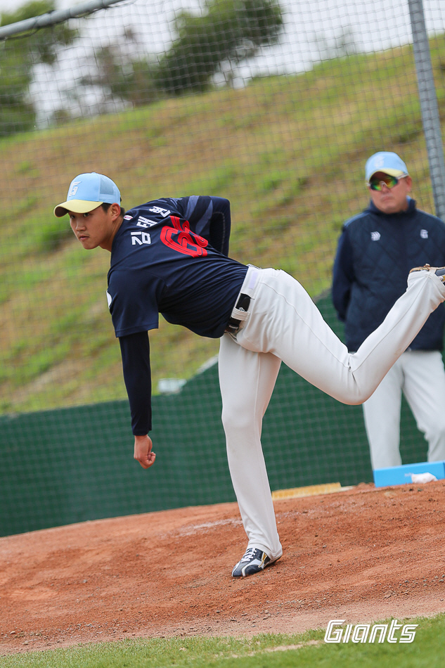 First debut performance! Looking at Lotte rookie Kim Tae-hyun...Luxury goods check → successful debut even with three strikeouts 