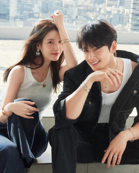 IU ♥ Cha Eun-woo, why do you look good in this combination? We had a chemistry with young Melo