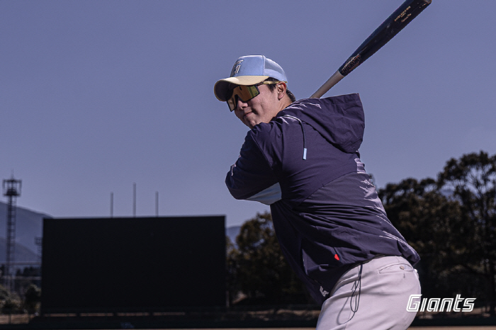 Japan's Moon Dongju is scary! 300 million rookie Kim Tae-hyun's debut game good pitching → Gunpil Cho Se-jin's timely hit...Lotte's Defeat Against Orix 